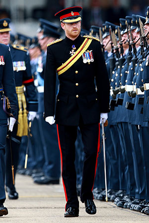 قبيل حفل زفافه ... هذه توقعات رائد لإطلالة الأمير هاري يوم السبت